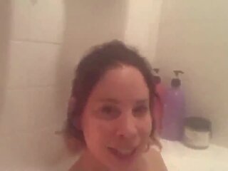 Dj 啦 moon 偶然 節目 乳頭 在 浴盆