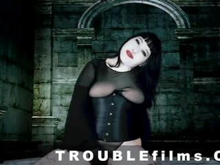 Gótica jovem mulher lita lecherous joi masturbação como vampiro instructions for mere mortals