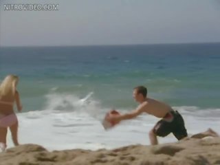 Naken kjendiser tara platt på den strand toppløs extraordinary pupper