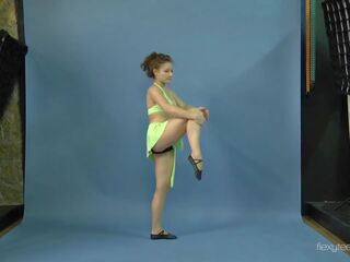 Mila Gimnasterka Spreading Her tempting Legs on the Floor | xHamster