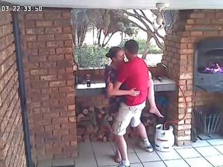 Caméra espion cc la télé soi catering accomodation couple baise sur avant porch de la nature reserve | xhamster