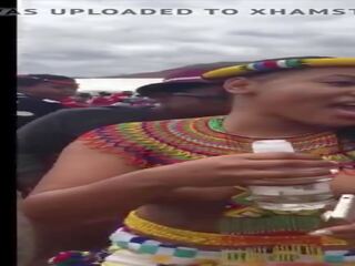Barmfager south afrikansk jenter singing og dansing toppløs