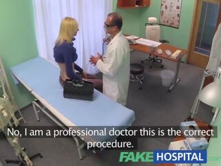 Fakehospital نحيف شقراء يأخذ الأطباء النصيحة بالغ قصاصة movs