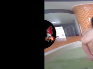 Vrlatina - gyzykly to trot ýaşlar lets you fuck her big ýelin in the fantastic tub - vr