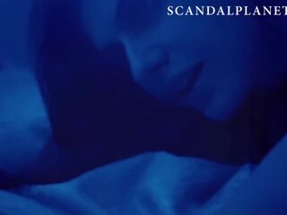 Alexandra daddario nu sexe film scènes à partir de lost girls and love hotels sur scandalplanetcom sexe vidéo clips
