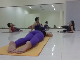 Yoga class: bojo & mom aku wis dhemen jancok dhuwur definisi bayan clip vid 59